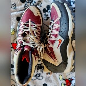 Nike hiking shoes, size 10 women, maroon